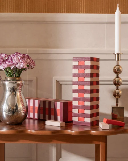 Tumbling Towers, Play